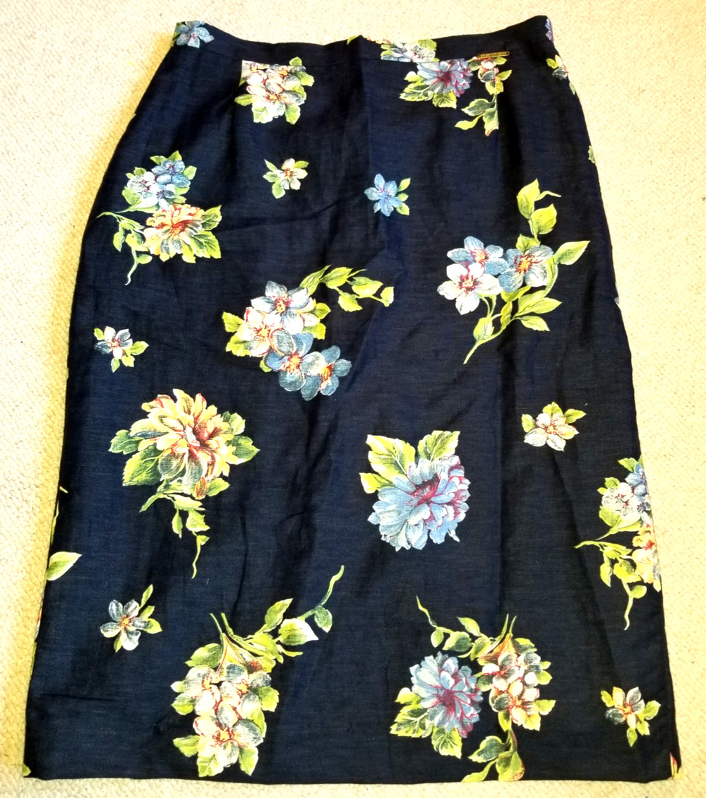 Womens Skirt-GEIGER-AUSTRIA-navy floral linen Classic career designer-44 (US 12)